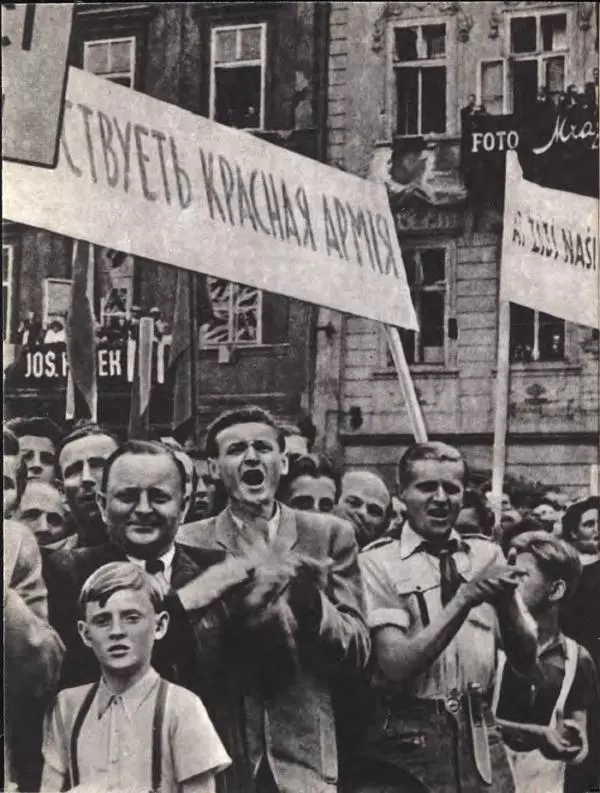 Демьян Бедный - Ради жизни на земле - Страница № 328