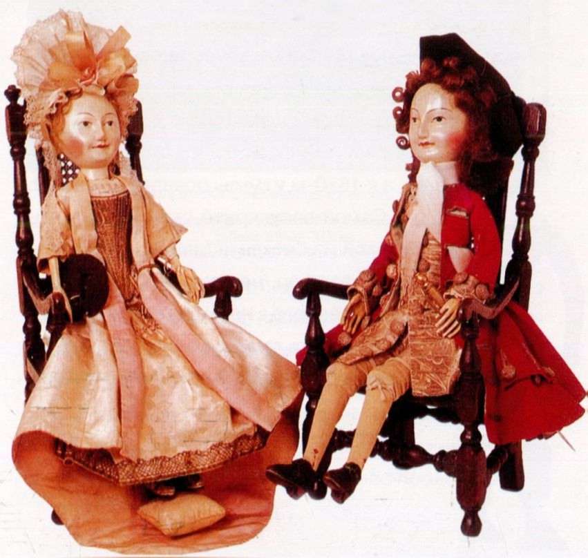 Кукла читать 7 класс. Деревянные куклы Англия. Европейские куклы. Самые необычные куклы в мире. Кукла на английском.